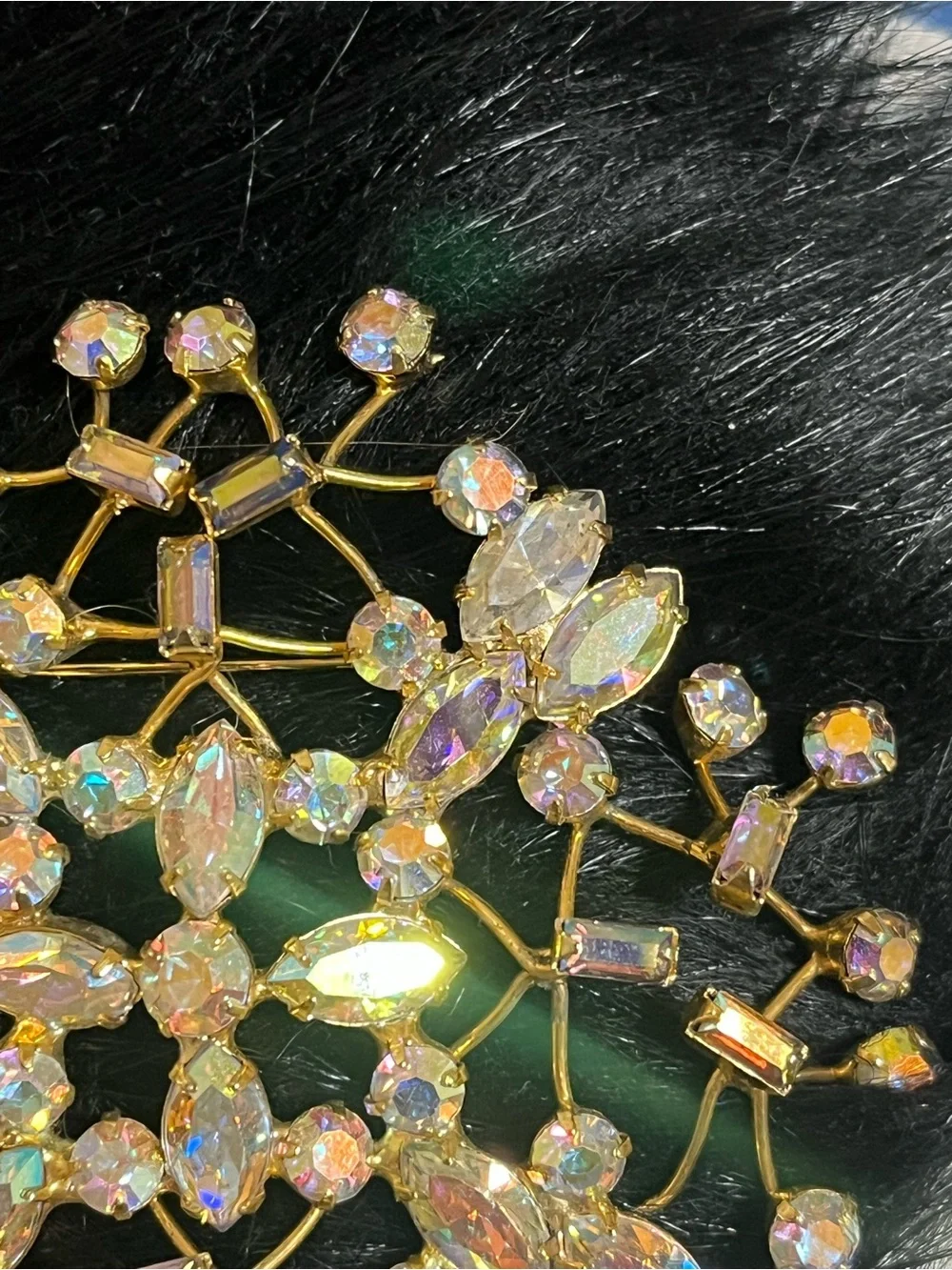 Vintage Sparkling Rhinestones Brooch